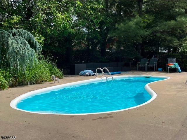 111 Mckinley Ave, East Hanover Twp., NJ 07936