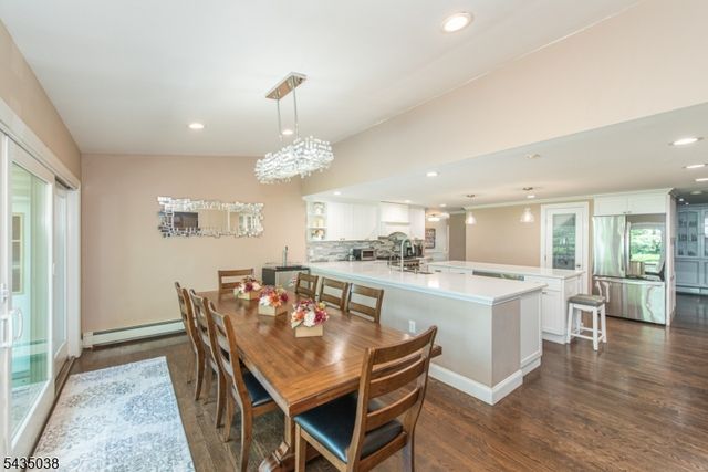 111 Mckinley Ave, East Hanover Twp., NJ 07936