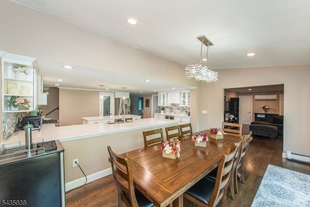 111 Mckinley Ave, East Hanover Twp., NJ 07936