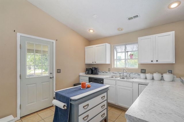 806 E Southridge Street, Nixa, MO 65714