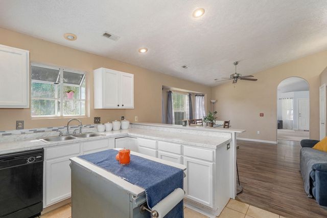 806 E Southridge Street, Nixa, MO 65714