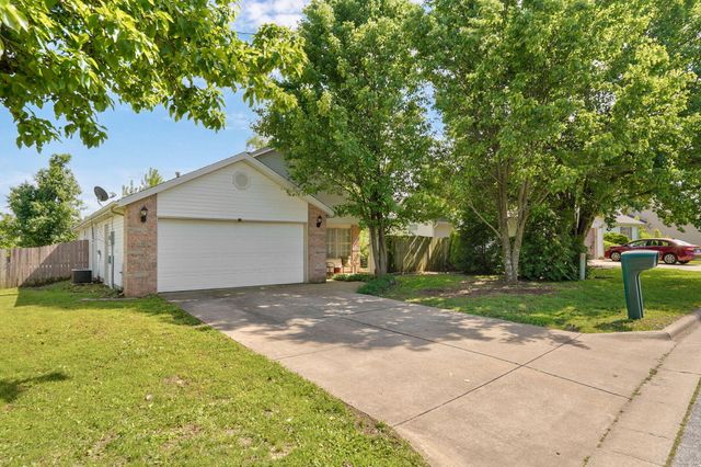 806 E Southridge Street, Nixa, MO 65714