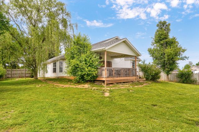806 E Southridge Street, Nixa, MO 65714
