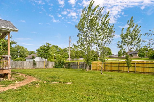 806 E Southridge Street, Nixa, MO 65714