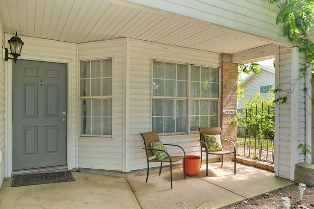 806 E Southridge Street, Nixa, MO 65714