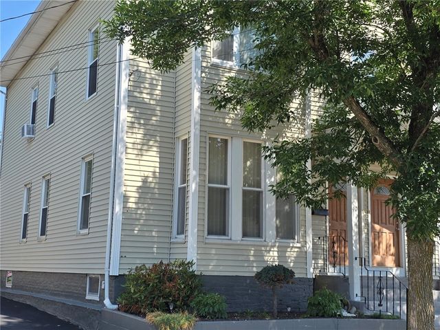 42 Summit Street, East Providence, RI 02914