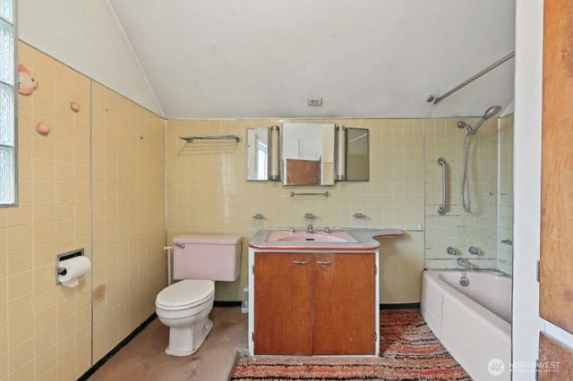 2208 E Terrace Street, Seattle, WA 98122