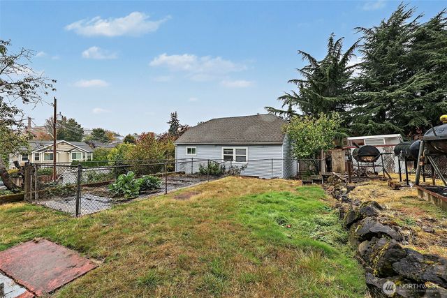 2208 E Terrace Street, Seattle, WA 98122