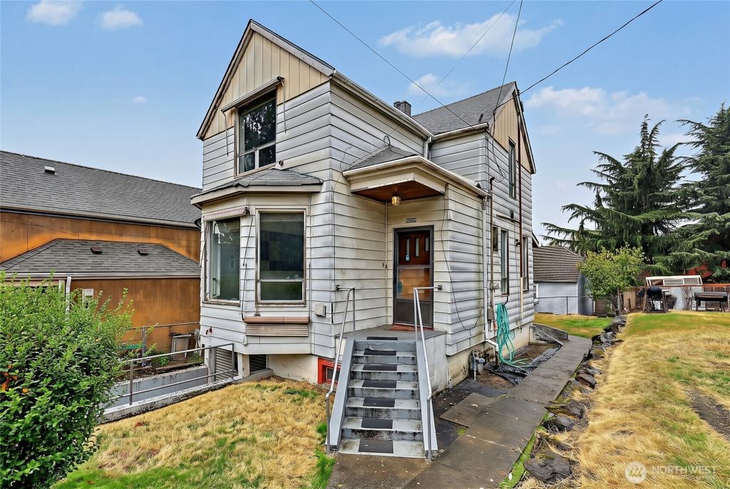 2208 E Terrace Street, Seattle, WA 98122