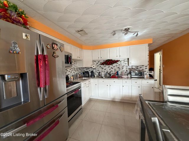 5003 Runic Way, Louisville, KY 40218