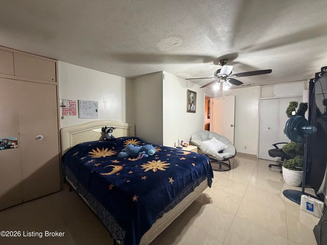 5003 Runic Way, Louisville, KY 40218