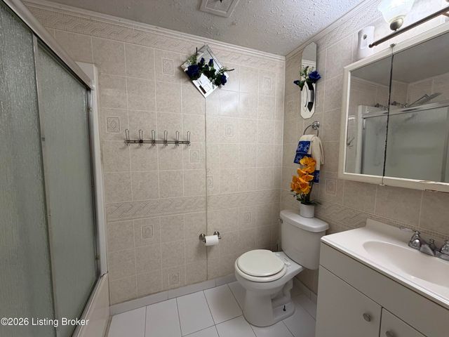 5003 Runic Way, Louisville, KY 40218