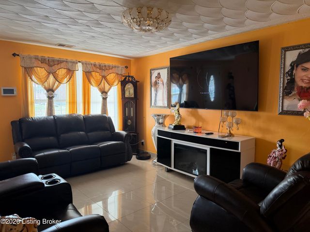 5003 Runic Way, Louisville, KY 40218