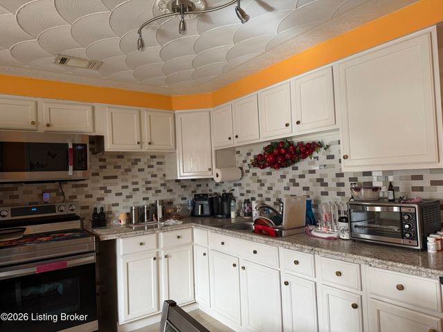 5003 Runic Way, Louisville, KY 40218