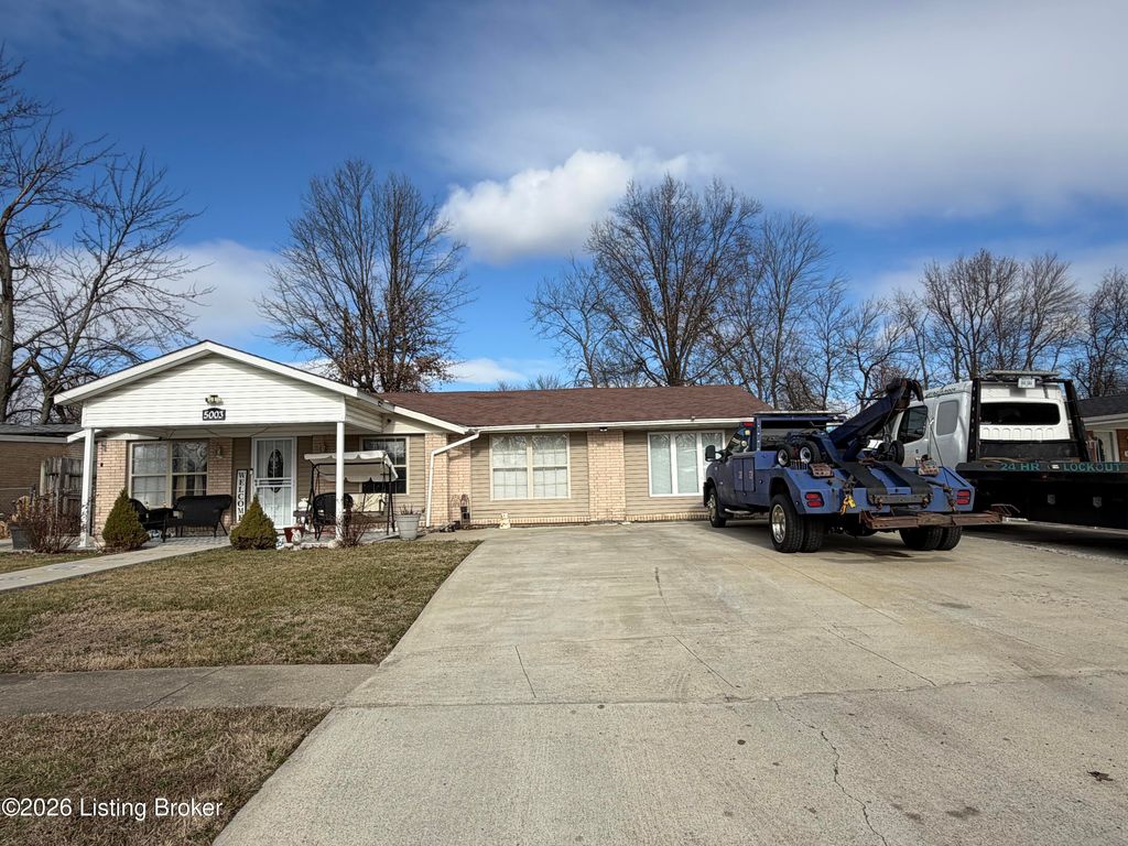 5003 Runic Way, Louisville, KY 40218