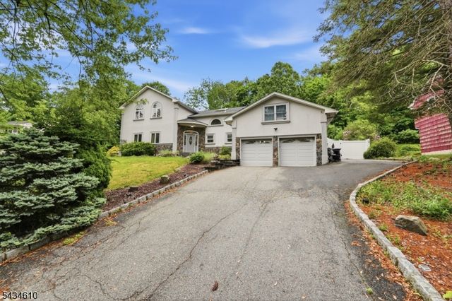 51 Cannonball Rd, Wanaque Boro, NJ 07465
