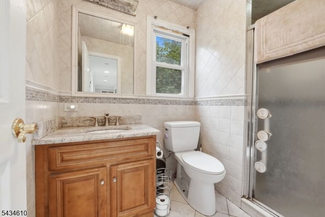 51 Cannonball Rd, Wanaque Boro, NJ 07465