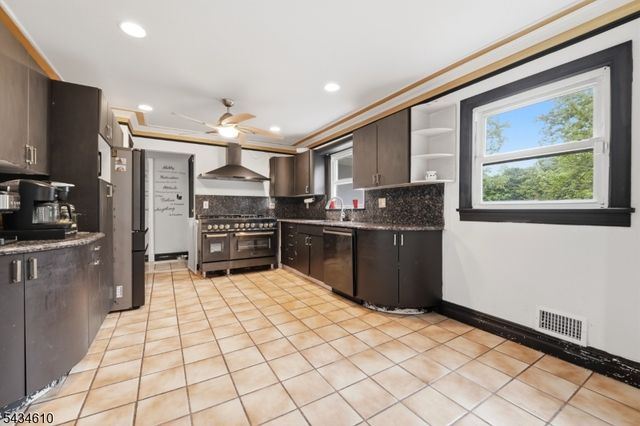 51 Cannonball Rd, Wanaque Boro, NJ 07465