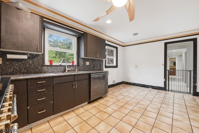 51 Cannonball Rd, Wanaque Boro, NJ 07465