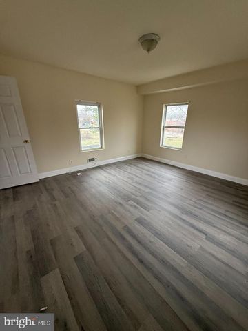 15 WILLIAMS ST, Glassboro, NJ 08028