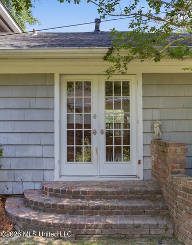 299 Wood Dale Drive, Jackson, MS 39216