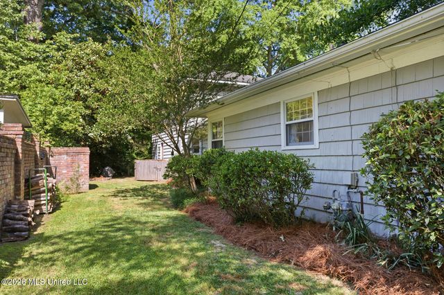 299 Wood Dale Drive, Jackson, MS 39216