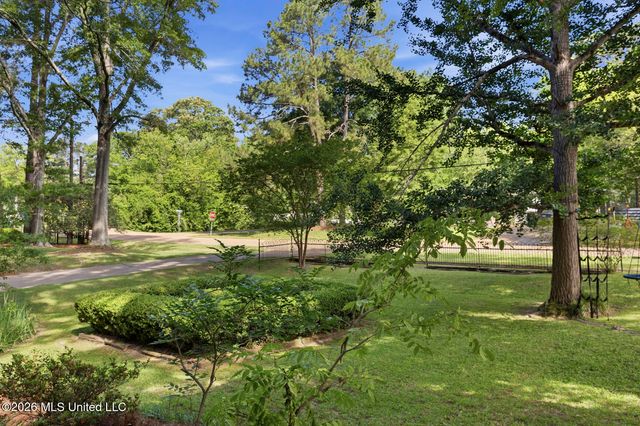 299 Wood Dale Drive, Jackson, MS 39216
