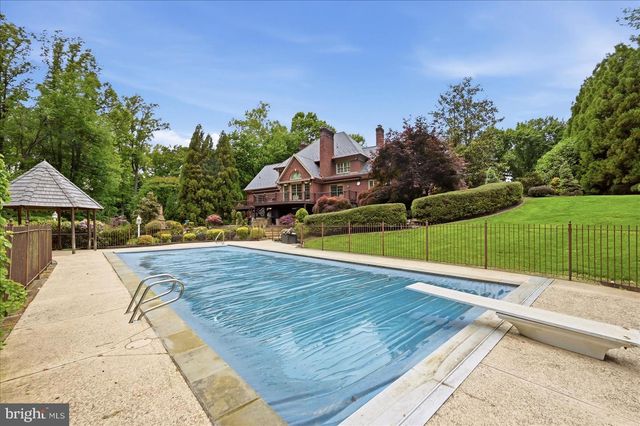 10105 WALKER LAKE DR, Great Falls, VA 22066