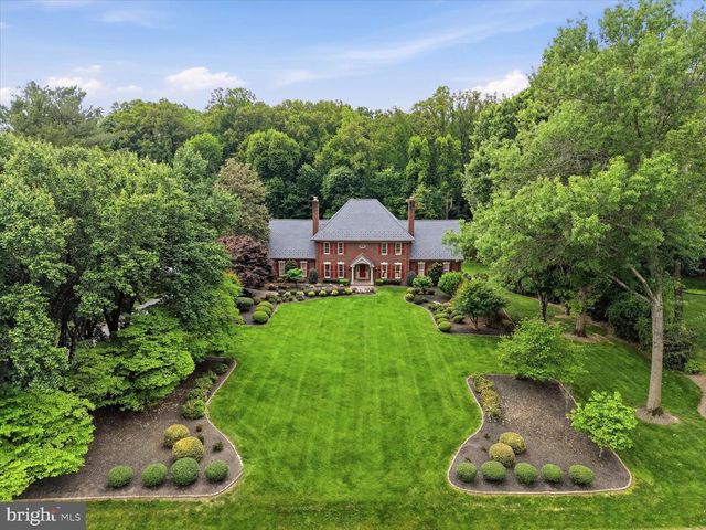 10105 WALKER LAKE DR, Great Falls, VA 22066