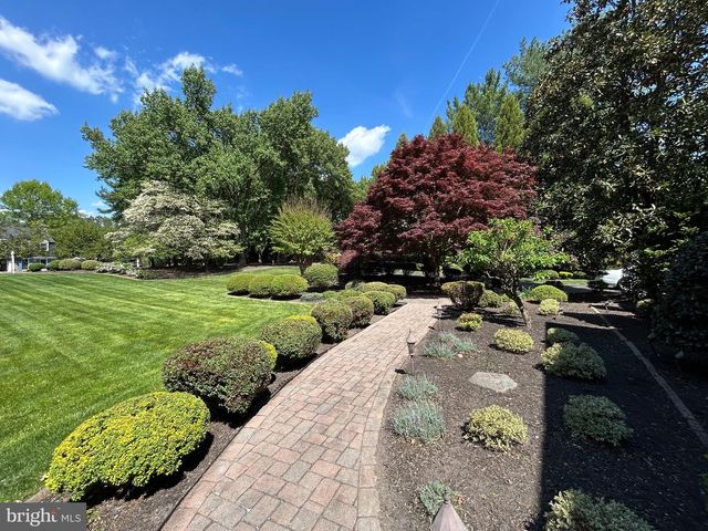 10105 WALKER LAKE DR, Great Falls, VA 22066