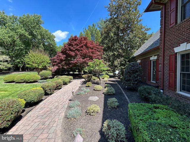 10105 WALKER LAKE DR, Great Falls, VA 22066