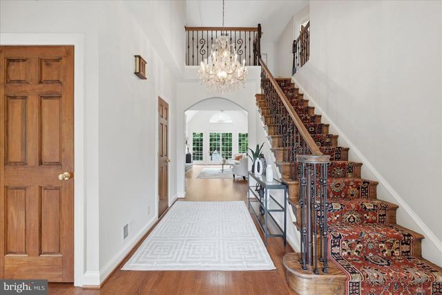 10105 WALKER LAKE DR, Great Falls, VA 22066