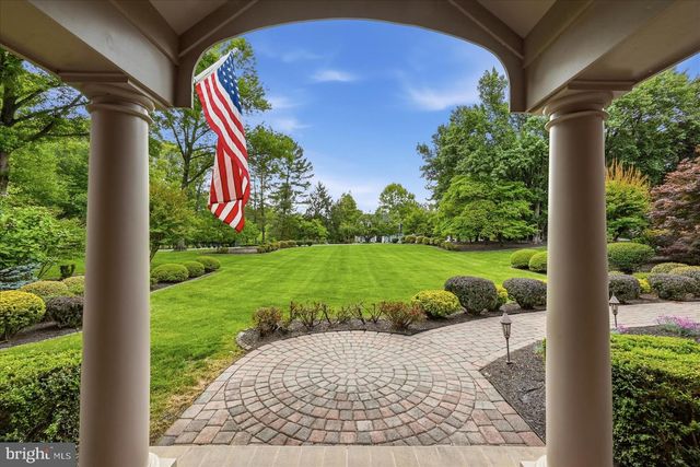 10105 WALKER LAKE DR, Great Falls, VA 22066