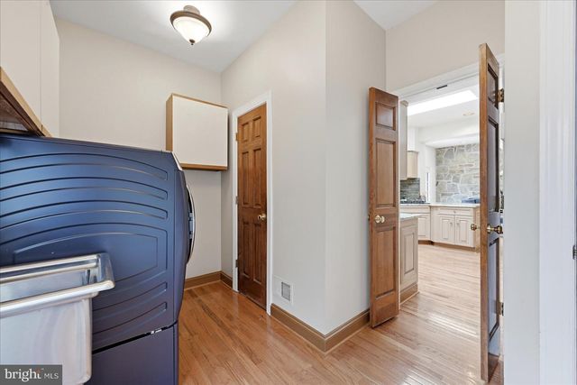 10105 WALKER LAKE DR, Great Falls, VA 22066