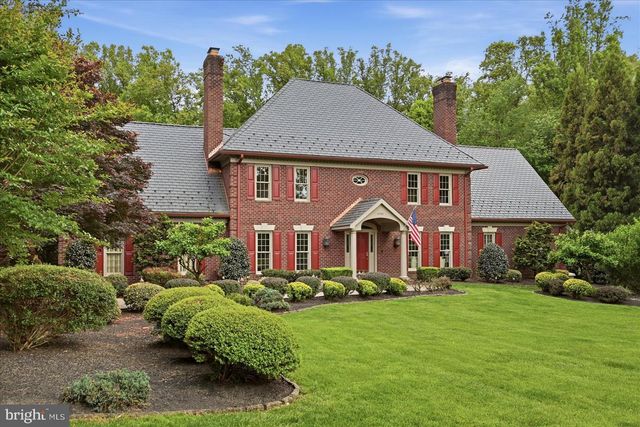 10105 WALKER LAKE DR, Great Falls, VA 22066
