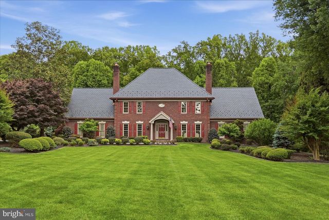 10105 WALKER LAKE DR, Great Falls, VA 22066