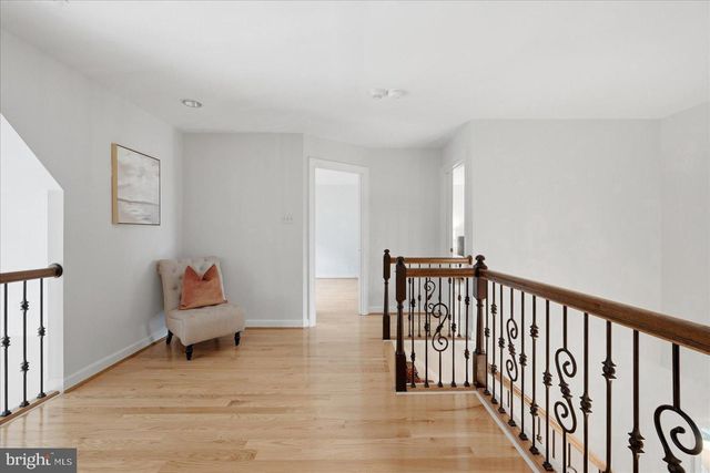 10105 WALKER LAKE DR, Great Falls, VA 22066