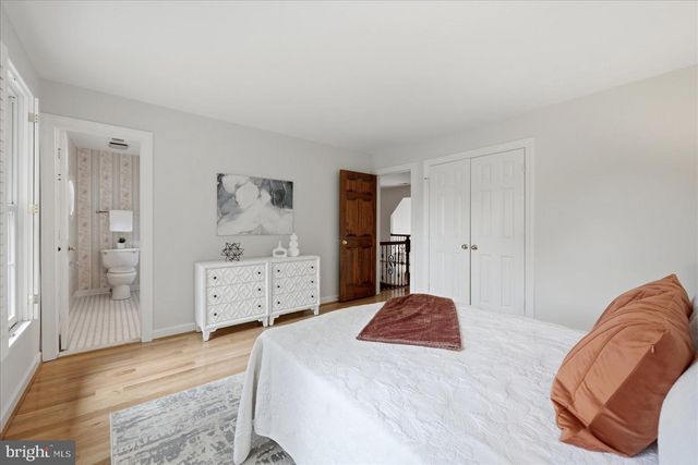 10105 WALKER LAKE DR, Great Falls, VA 22066