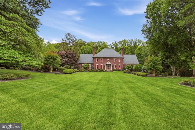 10105 WALKER LAKE DR, Great Falls, VA 22066