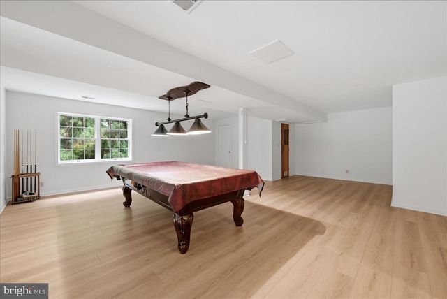 10105 WALKER LAKE DR, Great Falls, VA 22066