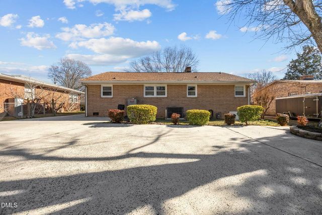 1518 Sherwood Drive, Burlington, NC 27215