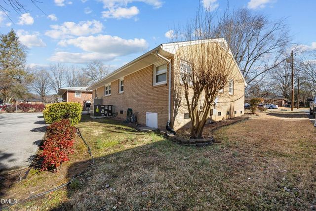 1518 Sherwood Drive, Burlington, NC 27215