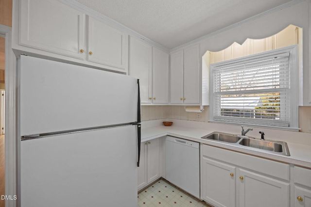 1518 Sherwood Drive, Burlington, NC 27215