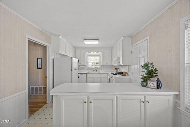 1518 Sherwood Drive, Burlington, NC 27215