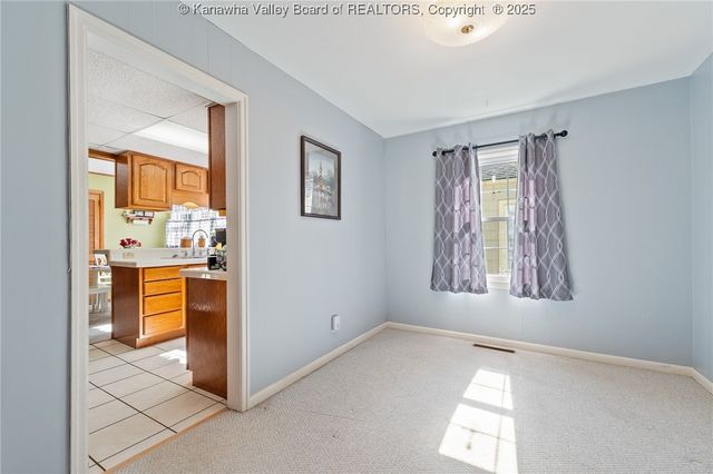 2027 7th Avenue, St Albans, WV 25177