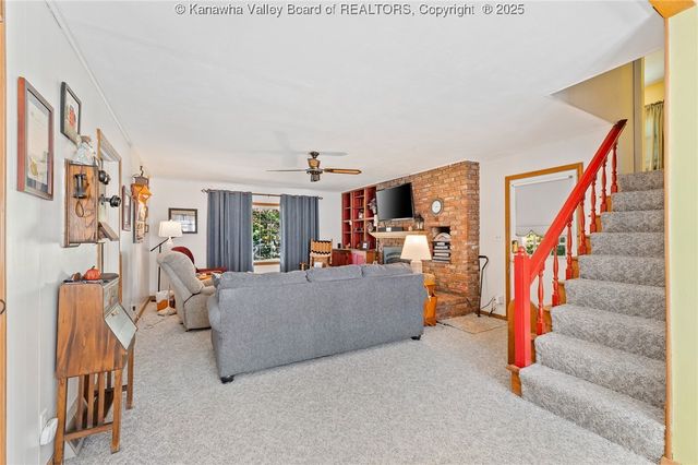 2027 7th Avenue, St Albans, WV 25177