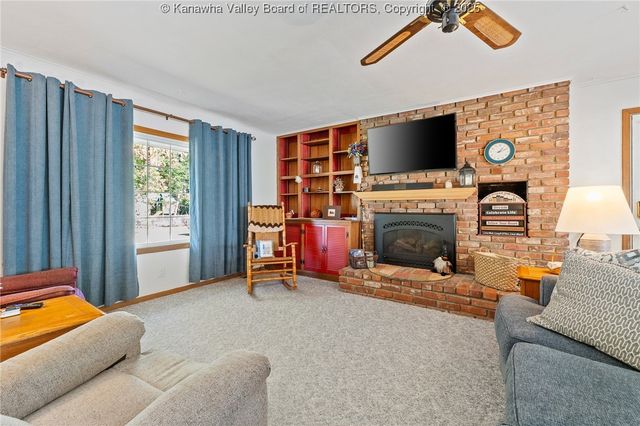 2027 7th Avenue, St Albans, WV 25177