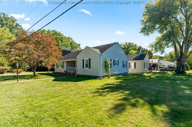 2027 7th Avenue, St Albans, WV 25177