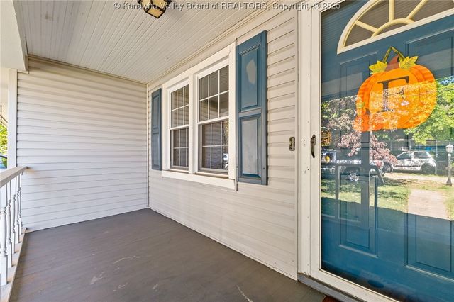 2027 7th Avenue, St Albans, WV 25177