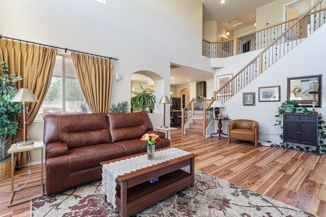 5801 Mesa Sombra Place NW, Albuquerque, NM 87120